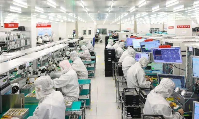 青岛阿尔法传媒航拍影像在影视制作中的创新应用与实践解析